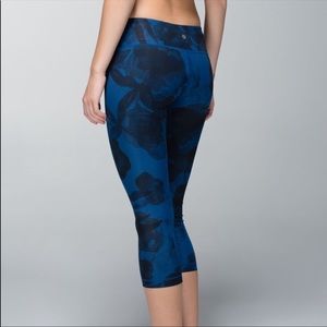 Lululemon Wunder Under ll Jumbo Inky Floral Crop